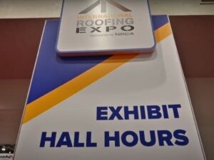 Suntem încântați să vă împărtășim experiența incredibilă pe care am avut-o la International Roofing Expo